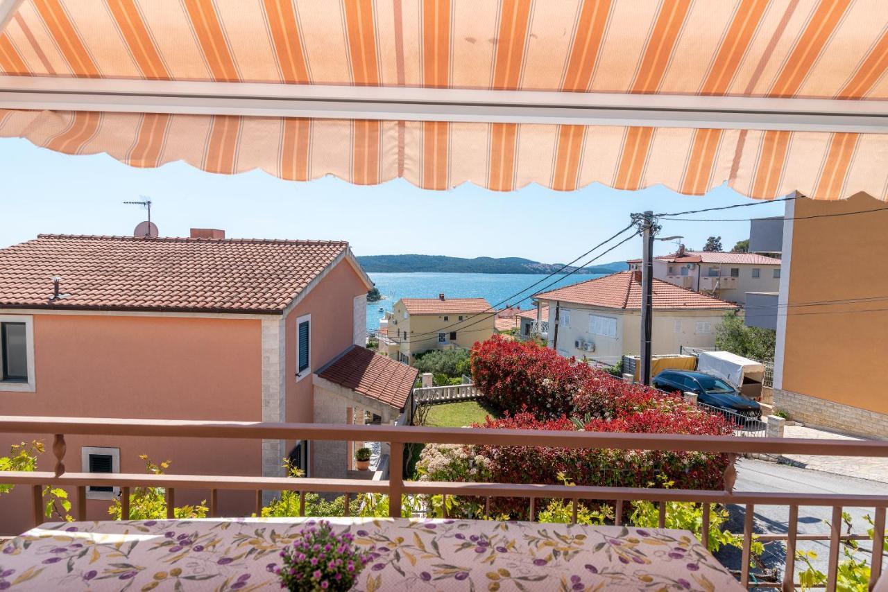 Comfortable Apartment Near The Sea Trogir Exterior foto