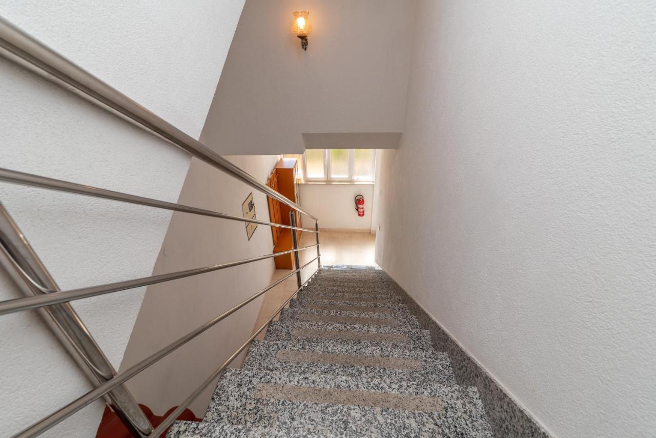 Comfortable Apartment Near The Sea Trogir Exterior foto