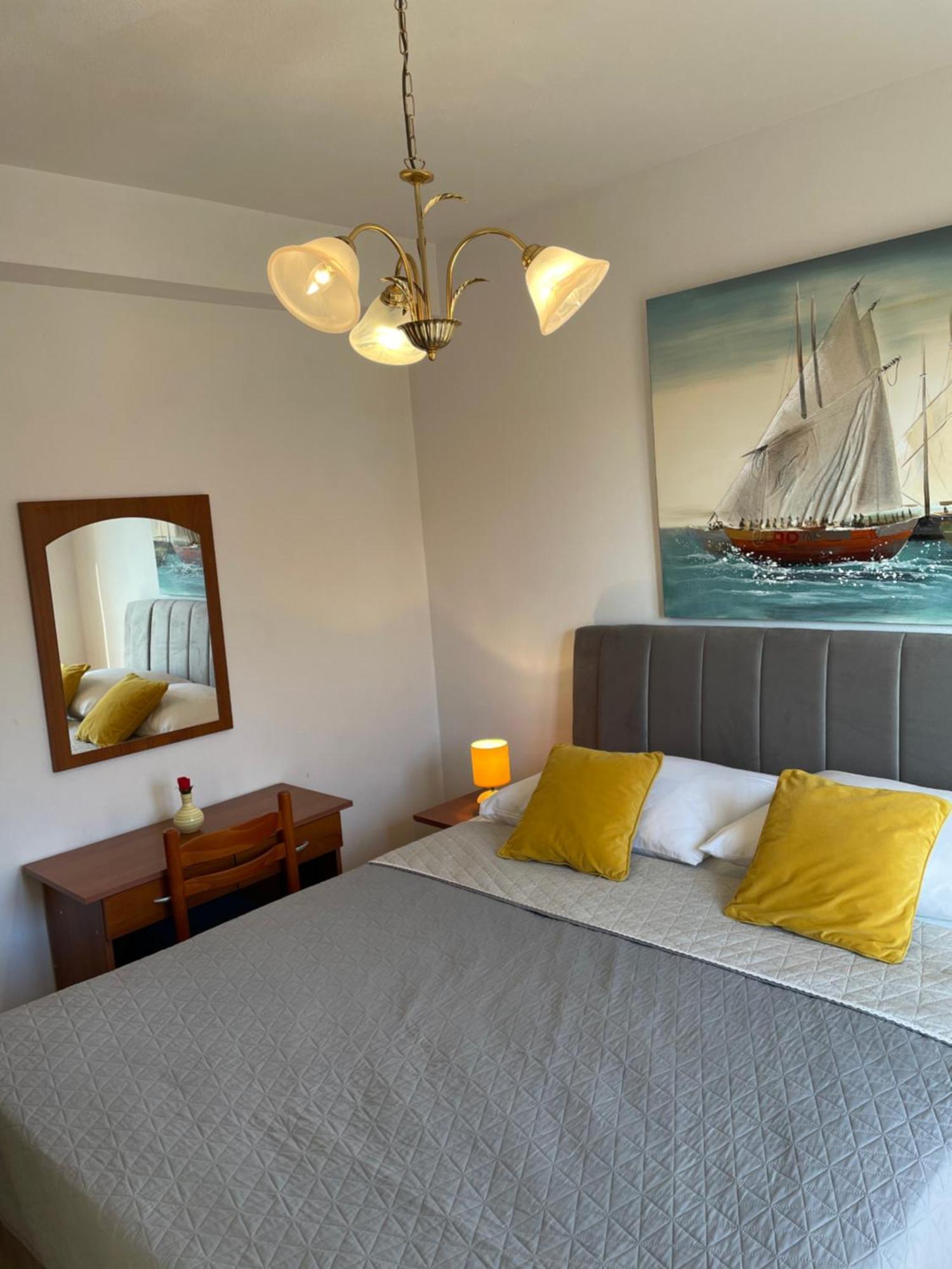 Comfortable Apartment Near The Sea Trogir Exterior foto